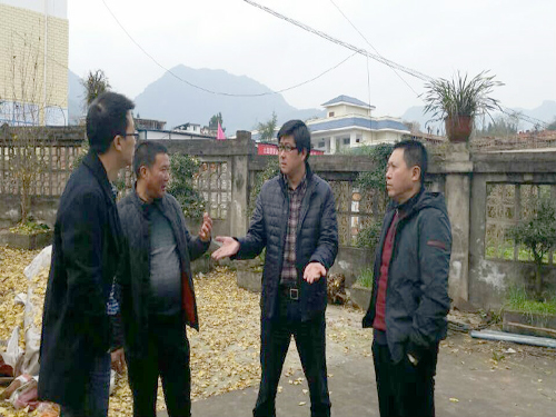 雅安市人大人事代表工作委员会主任雷健检查指导天全县天芦路交通灾后重建工作