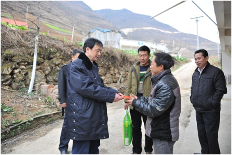 李伊林主任一行到汉源县开展春节慰问