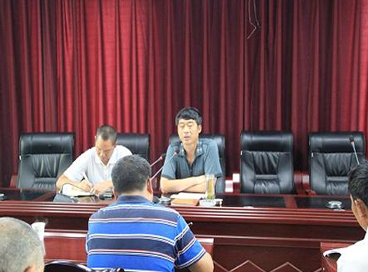 天全县人大副主任洋仁敏到城厢镇开展“三严三实”党课宣讲