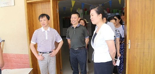 市人大常委会主任李伊林到石棉县视察养老服务基础设施建设工作