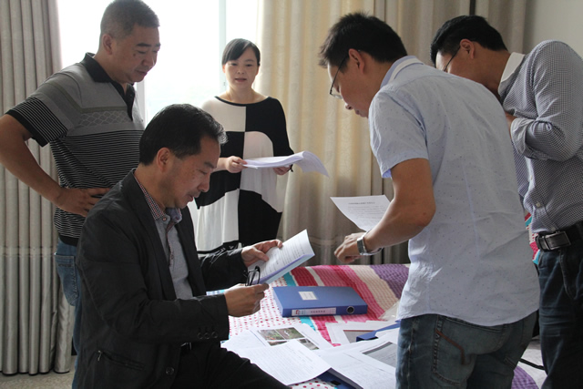 荥经县人大常委会开展《四川省扶贫开发条例》执法检查