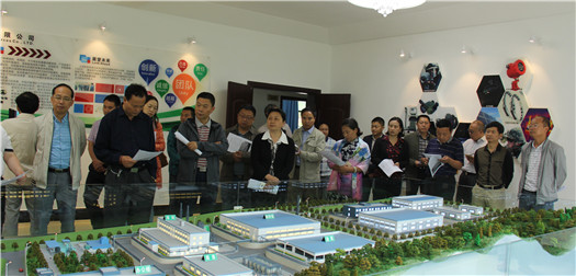 雅安市人大常委会组织组成人员集中视察我市园区发展情况