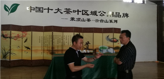 走访联系代表“再行动”—李毅到雨城区走访联系市人大代表