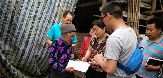 吴志君在芦山县督导脱贫攻坚和暗访贯彻《雅安市新村聚居点管理条例》准备工作