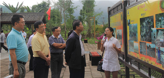 彭渝赴芦山调研灾后重建及县乡人大工作时强调--人大代表要发挥优势 带动群众增收致富