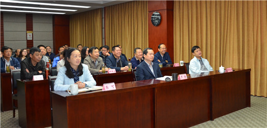 满怀激情观盛会 坚定信念跟党走——市人大常委会机关的党员干部群众收听收看党的十九大开幕盛况