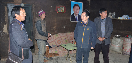 罗强深入万坪村开展脱贫攻坚“回头看”和“走基层”调研走访活动