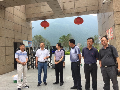 市人大常委会民宗外侨工委、市外侨和港澳台办到石棉县检查工作