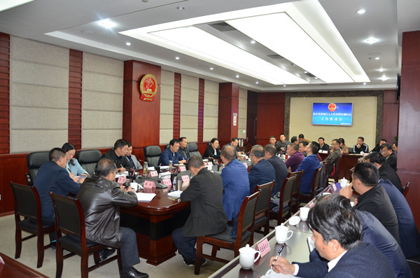 坚持问题导向 统一标准要求—确保代表票决制试点工作依法按程序进行