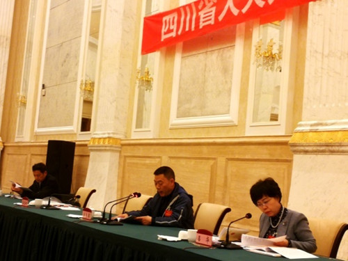 李勇在全省人大人事代表工作座谈会上作典型发言——加强探索创新  增强履职实效