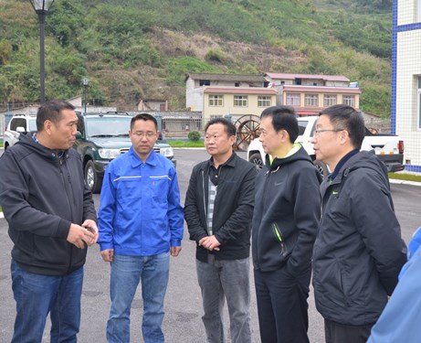 李伊林在汉源县督查指导环保整改工作、调研重大项目推进和今年经济工作指标完成情况时要求——稳步推进 确保按时完成各项目标任务