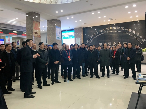 刘平参加四川省人大经济工作座谈会