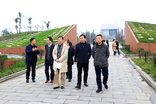 省人大教科文卫委员钟剑麟一行来雅调研红色遗址保护等工作