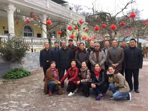 市人大常委会机关老干支部组织机关退休人员赴汉源开展农旅融合发展学习考察