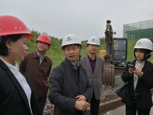 河南省人大常委会副主任、党组副书记李文慧一行来雅考察乡村振兴工作