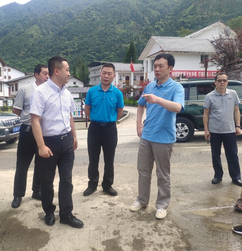 李伊林赴荥经县调研旅游产业发展情况