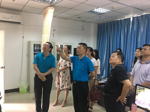 李勇率队调研艾滋病防治工作