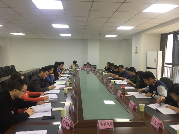 市人大社会委到市医保局参加城乡居民基本医疗保险座谈会