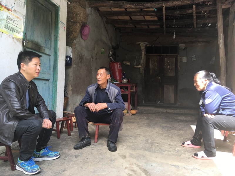 市人大常委会机关开展国家“扶贫日”走访慰问活动
