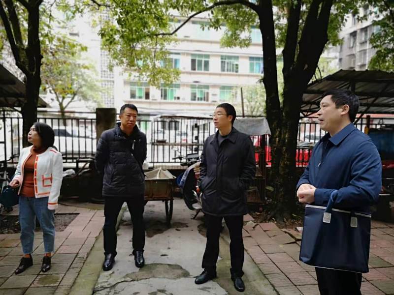 杨兴品到育才路社区调研督导“双创”工作