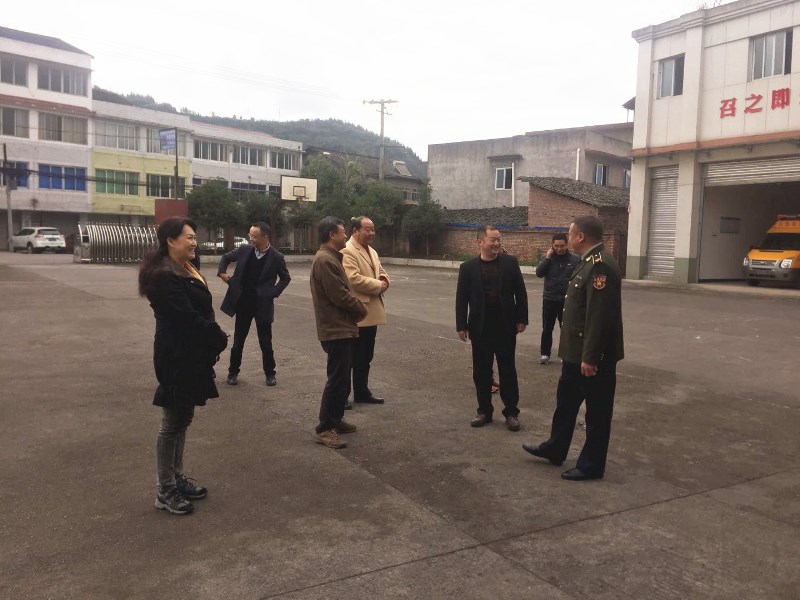 市人大社会委赴荥经县走访联系市人大代表调研应急管理工作