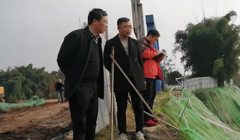 杨兴品调研经开区硫化碱渣场废渣治理