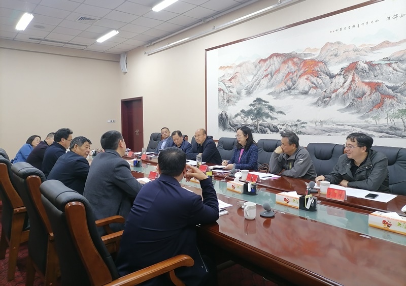 市人大常委会党组成员郑尚堃率队调研全市食品安全工作