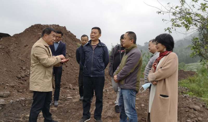 李勇赴荥经调研督导河长制及企业复工复产情况