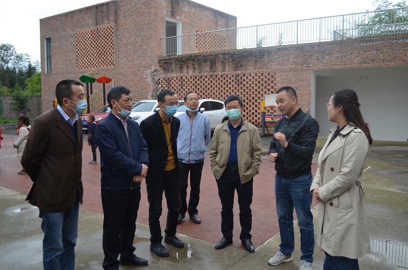 彭学松调研民族乡村基础教育工作