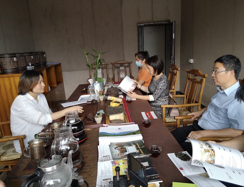 杨兴品到名山区开展“双走访”活动