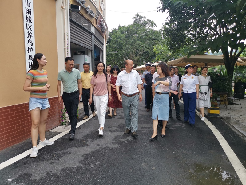 郑尚堃赴雨城区调研民生实事人大代表票决项目“丰富夜间文娱活动”开展情况