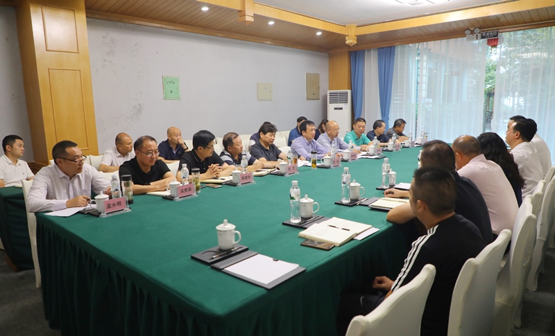 李伊林带队赴雨城区调研时强调  坚持示范引领 整体提升生态文化旅游发展质量