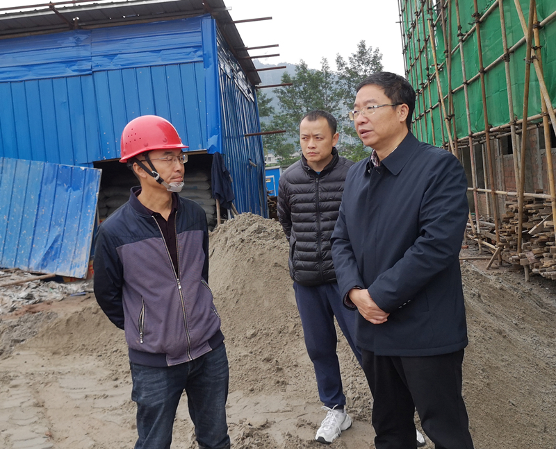杨兴品赴名山区调研环境保护工作