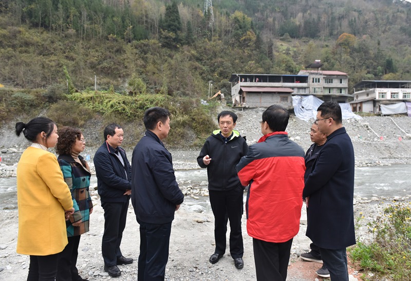 强化政策科技支撑 培育壮大特色产业  李伊林赴宝兴调研农业产业发展和基层人大工作