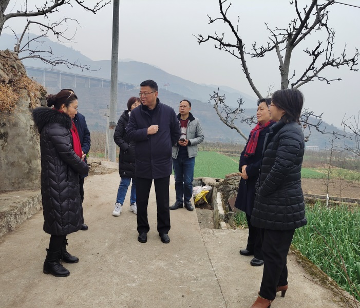 蔡军带队赴汉源县开展绿色（有机）农产品基地保护立法调研