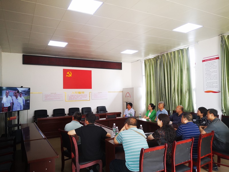 郑尚堃陪同河南省新乡市人大来雅考察人大社会建设和社区治理立法工作