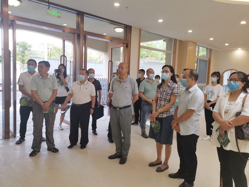郑尚堃赴雨城区调研学前教育工作