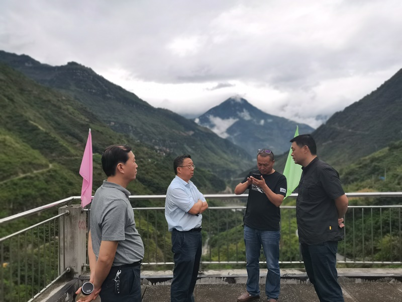 刘平赴汉源调研矿产资源管理情况