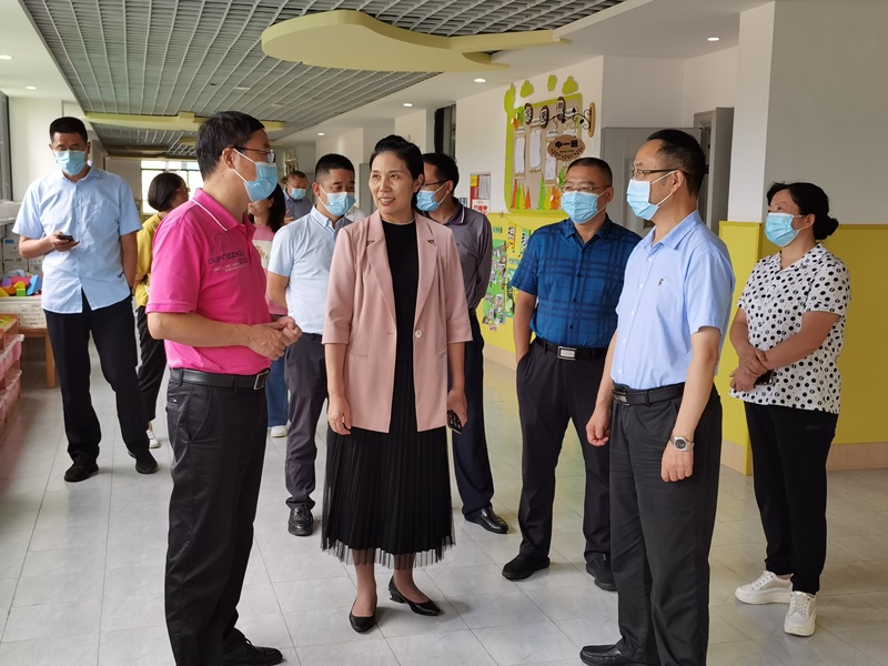 德阳市人大常委会副主任俞伟一行赴荥经考察民生实事项目人大代表票决制工作