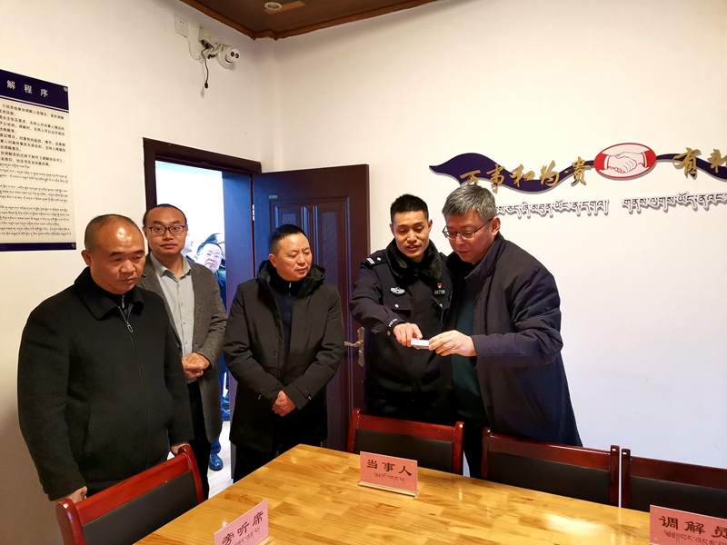 蔡军带队调研惩治涉黑涉恶腐败和“保护伞”工作
