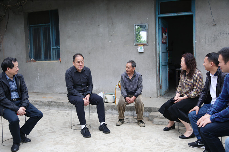 发挥农业产业优势  落地落实惠企政策 白云赴石棉调研指导工作