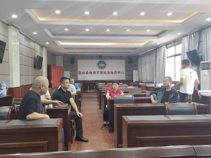 张桥赴荥经督导地灾防治工作