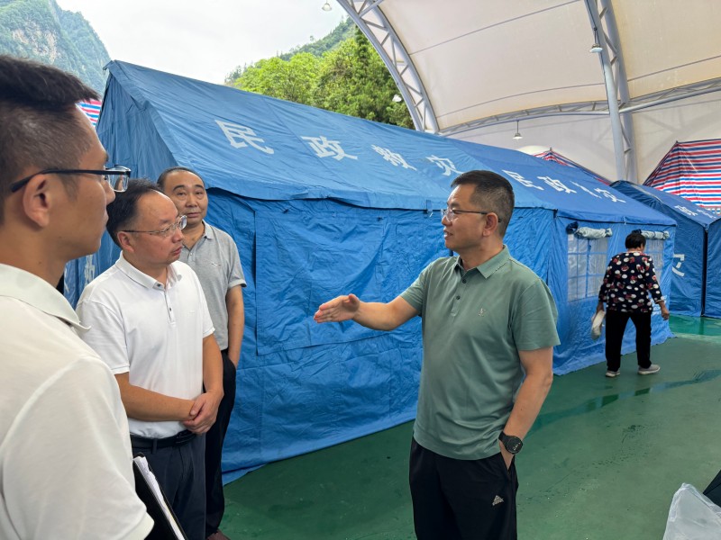 罗显泽赴石棉县督导检查防汛、防地灾工作和重点项目建设情况