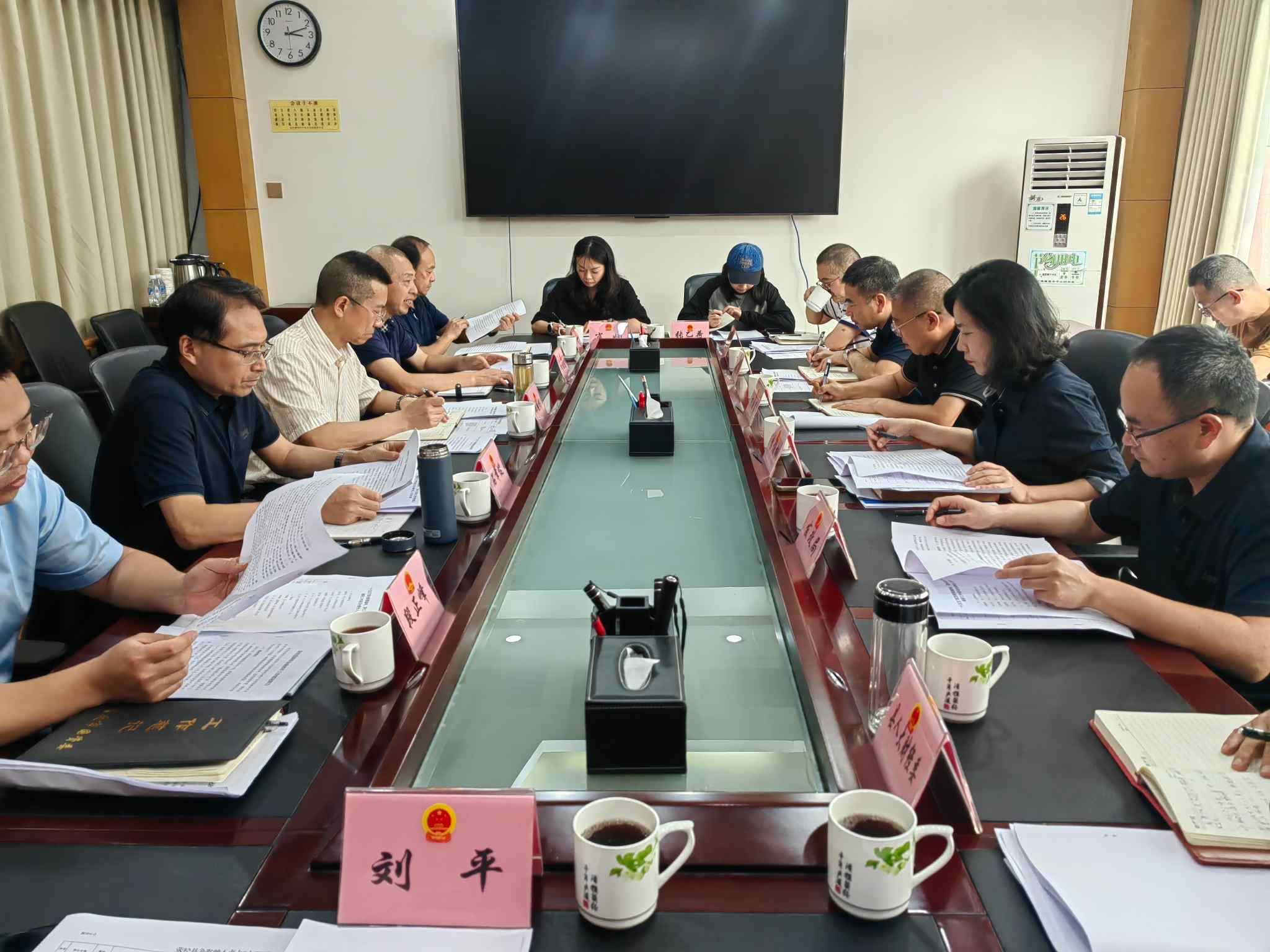 市人大副主任郑朝彬带队赴荥经调研“十五五”规划纲要编制、深化国企改革情况