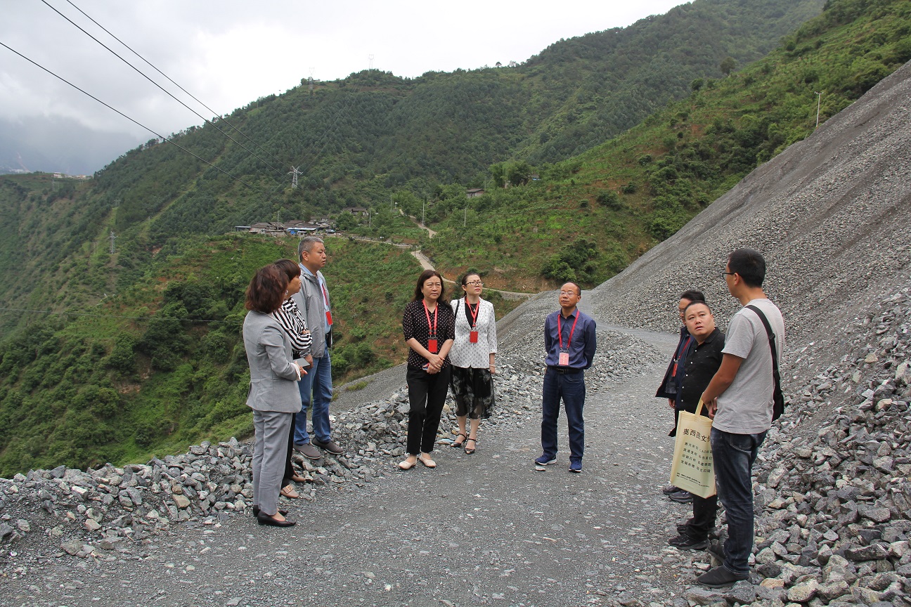 “工业伤疤”蝶变“生态屏障” —石棉人大监督护航历史遗留废弃矿山绿色重生