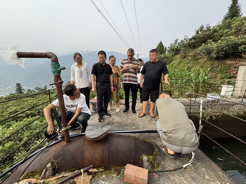 003县、乡人大代表监督八牌村节水灌溉项目建设情况.jpg