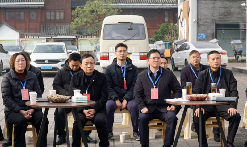 罗显泽带队赴芦山观摩直选人大代表集中述职