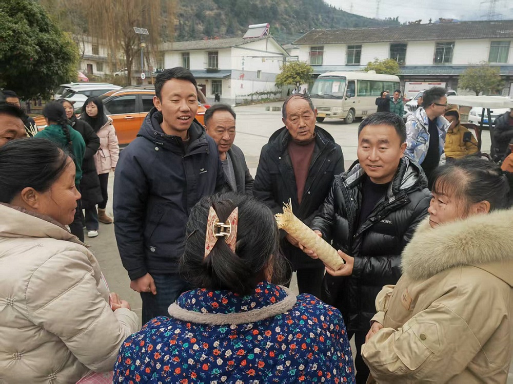 王岗坪乡组织人大代表开展农文旅产业融合发展调研学习