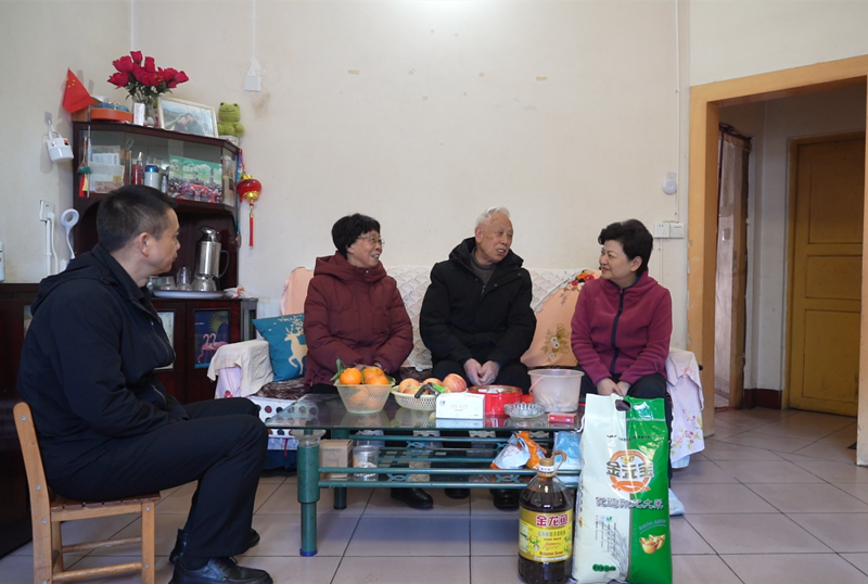 春节慰问显真情 殷殷关怀暖人心 吴宏开展春节前走访慰问