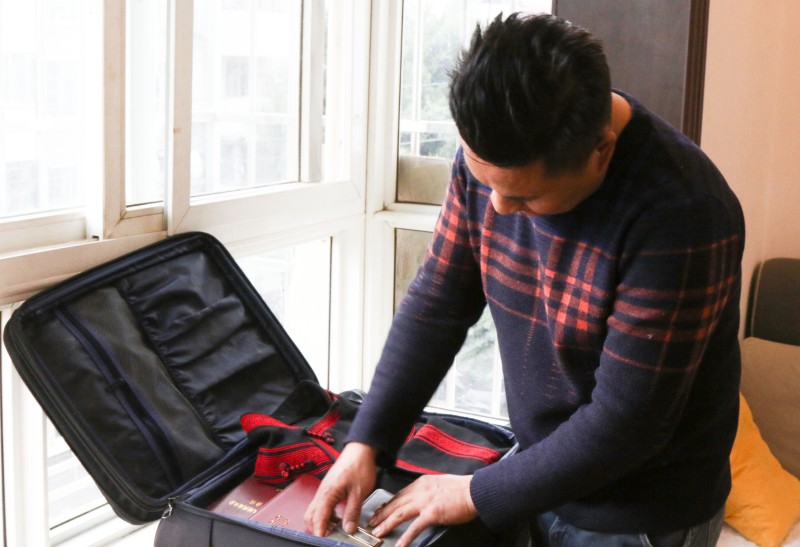 下山，上山——全国人大代表郑望春的“两会”行囊